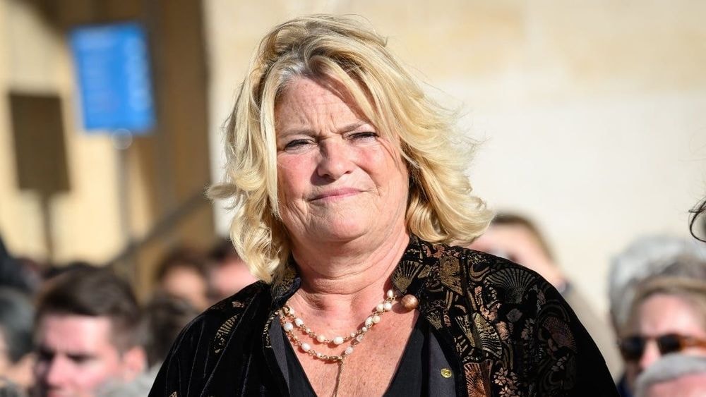 Marina Carrère d’Encausse : "Une hémorragie interne", explosion sous ses pieds, elle percute un arbre à 120 km/h en voiture