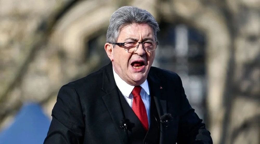 "Ils pensent que Jean-Luc Mélenchon est dans le camp de la République islamique", assure ce sociologue franco-iranien