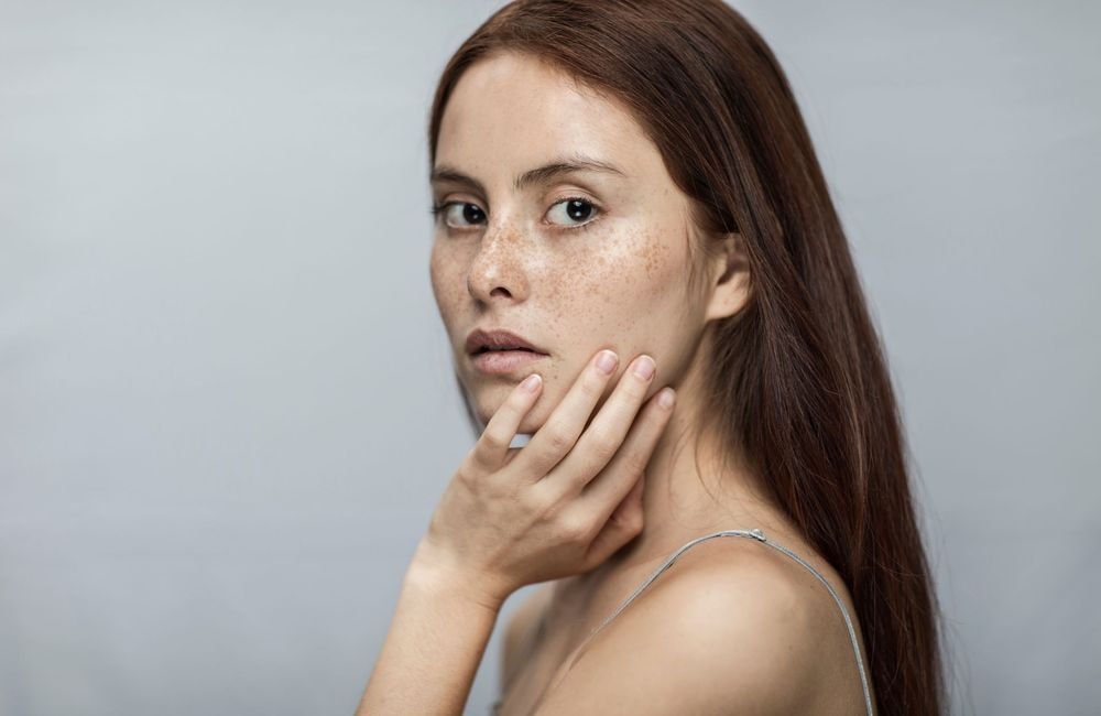 Visage fatigué ? Essayez ce massage effet botox instantané