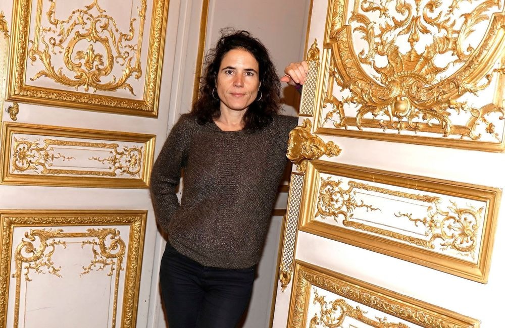 « J’avais toujours peur qu’on me voie » : Mazarine Pingeot revient sur son enfance cachée de tous