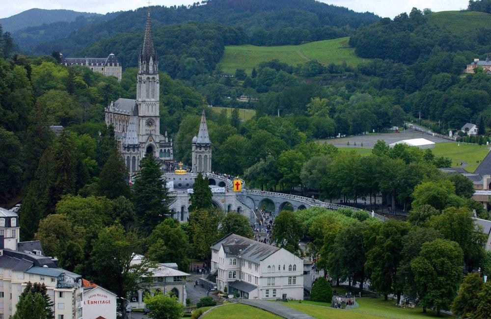 « Je dois revenir le voir » : à Lourdes, le miracle de l’amour de Nathalie, 17 ans