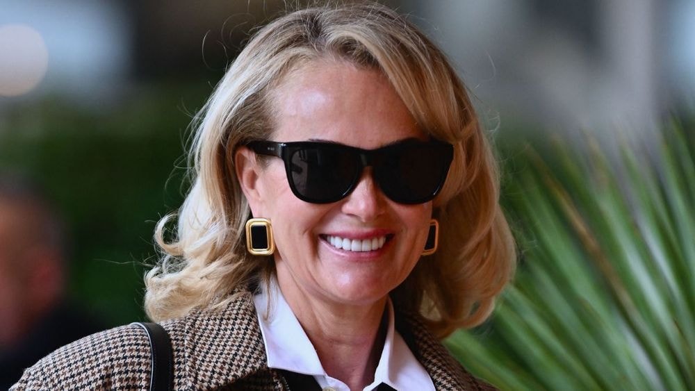 Laeticia Hallyday : "La fiscalité y est plus douce", ce petit coin de paradis où elle pourrait fuir avec son nouveau Jules, Serge Varsano