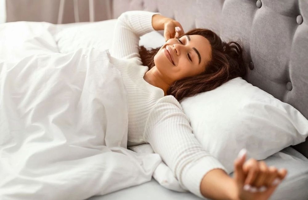 Se maquiller avant d'aller dormir, la micro-tendance qui obsède les réseaux sociaux