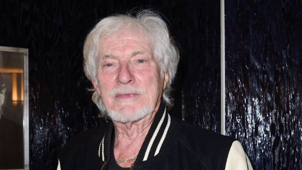 Hugues Aufray exclu des obsèques de Brigitte Bardot, il vide son sac : "C'est un peu politique…"