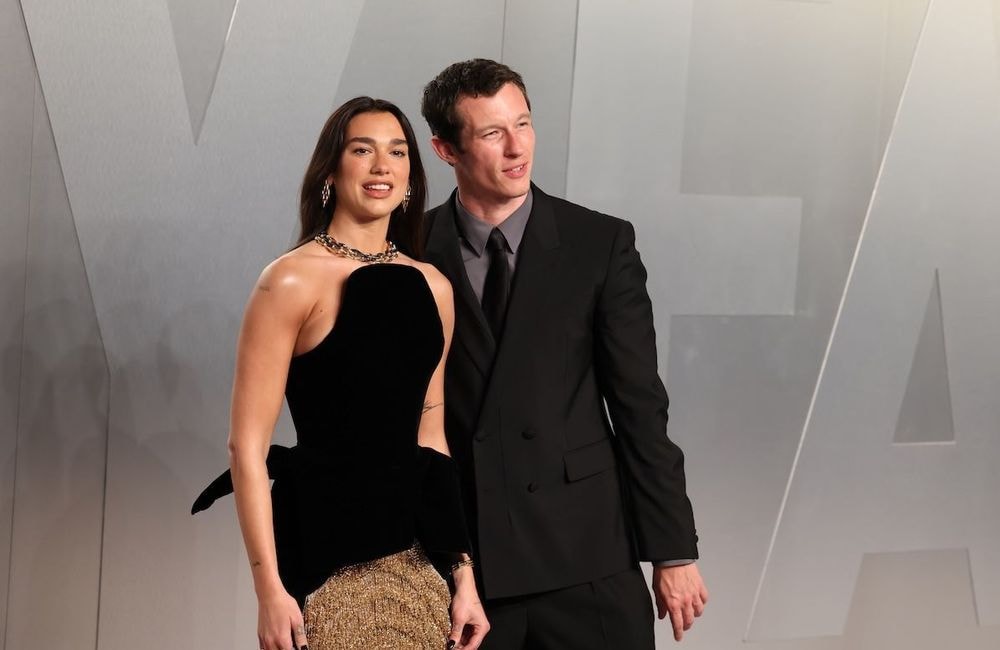 Dua Lipa dévoile en images son mariage romantique en Italie avec Callum Turner