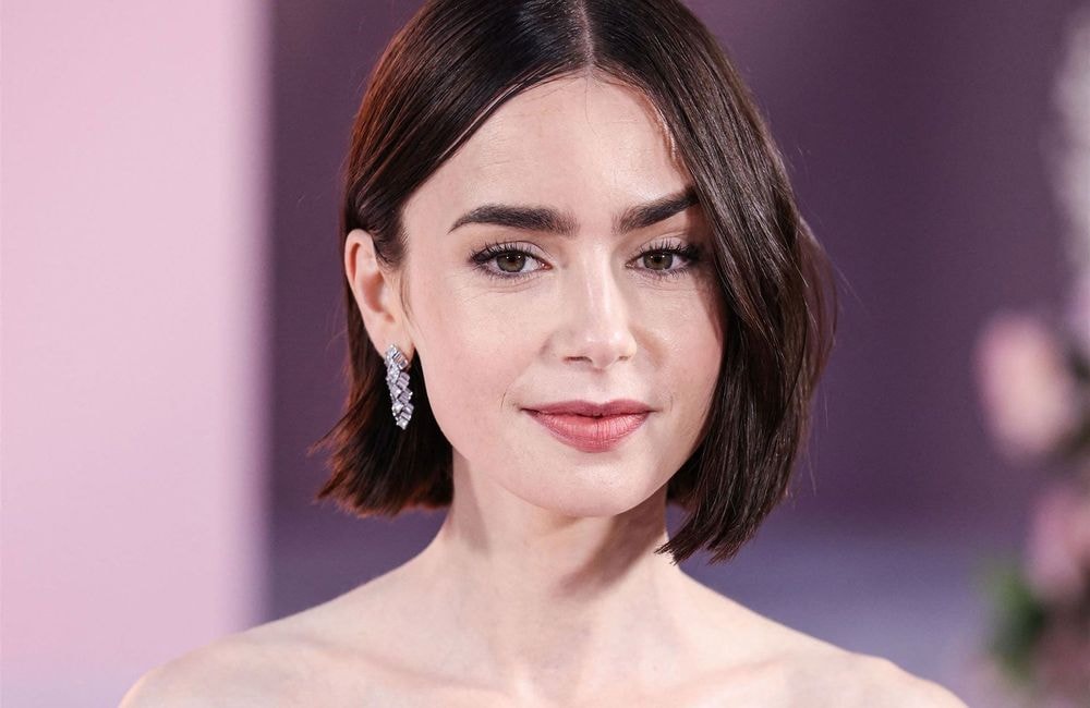 Lily Collins : ces produits français (à retrouver en pharmacie) dont elle ne se passe plus