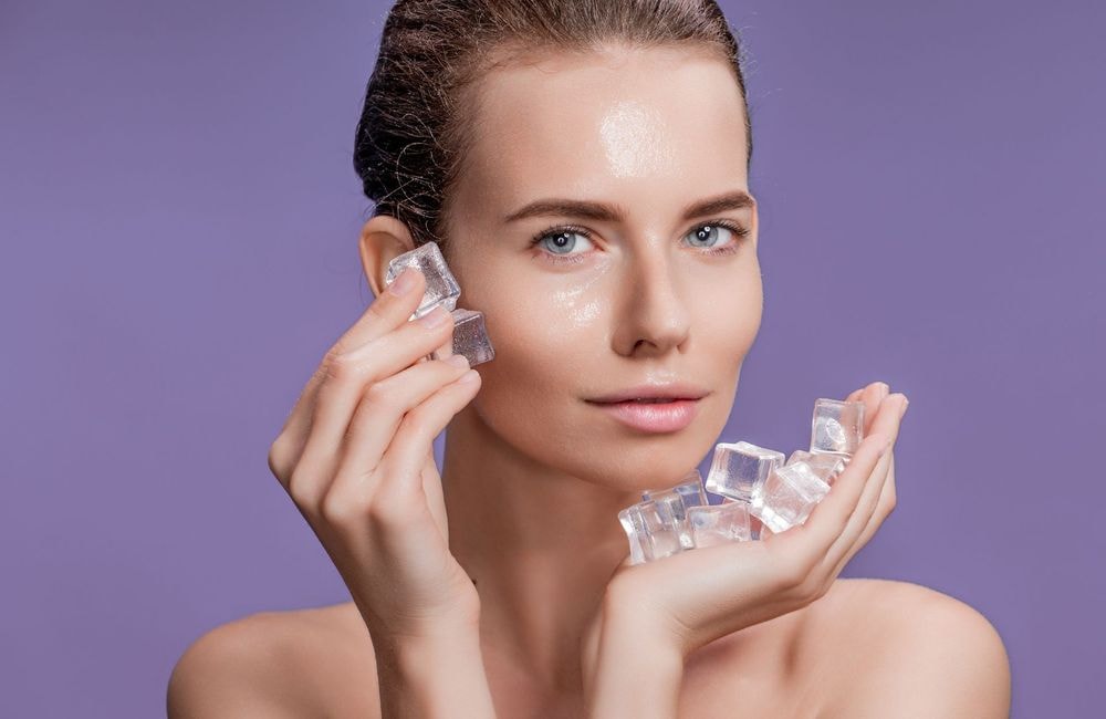 Glaçons d’hydrolat : l’astuce beauté qui fait mouche pour l’été ?