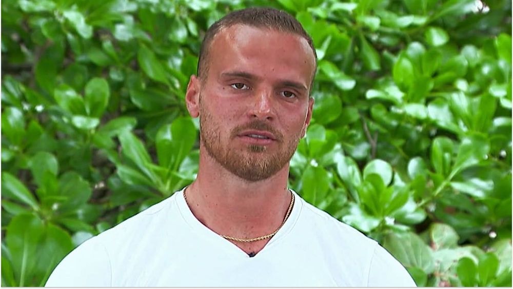 "Je me sens comme un peu…" : Tino (IDT) réagit à son dérapage avec Emma