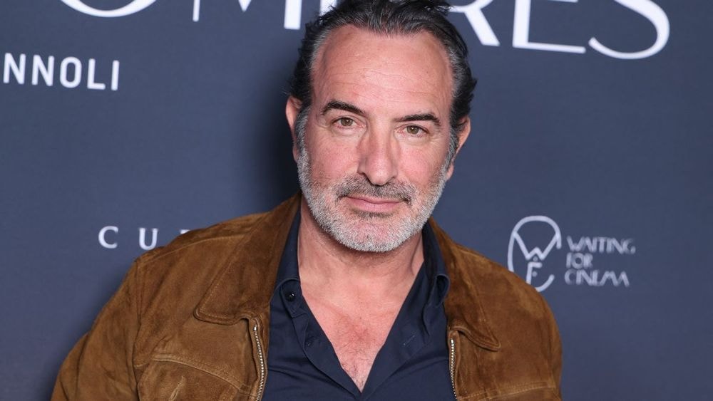 Critiques virulentes pour les rayons et les ombres, Jean Dujardin sort du silence et relance un débat qui vous concerne aussi