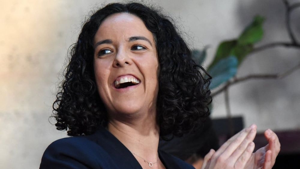 Manon Aubry : "Pour Noël, on a reçu..." gâtée par Vladimir Poutine, ses privilèges d'eurodéputée dévoilés