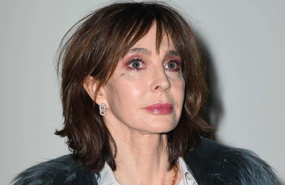 « Alain Delon m’a beaucoup dévalorisée » : les confidences d’Anne Parillaud sur l’acteur