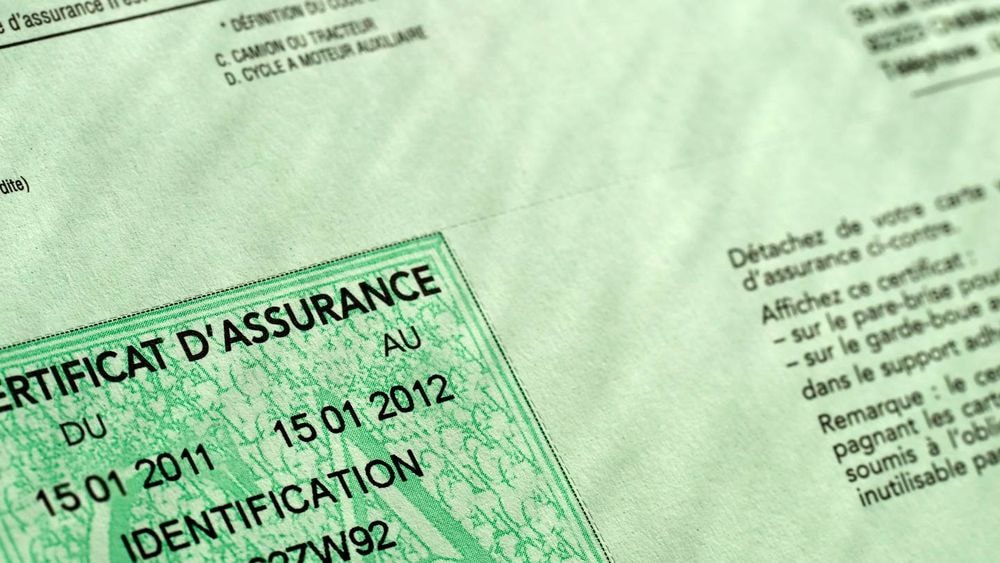 Assurance auto : l'astuce pour vous éviter une amende avec la fin de la carte verte au 1er avril