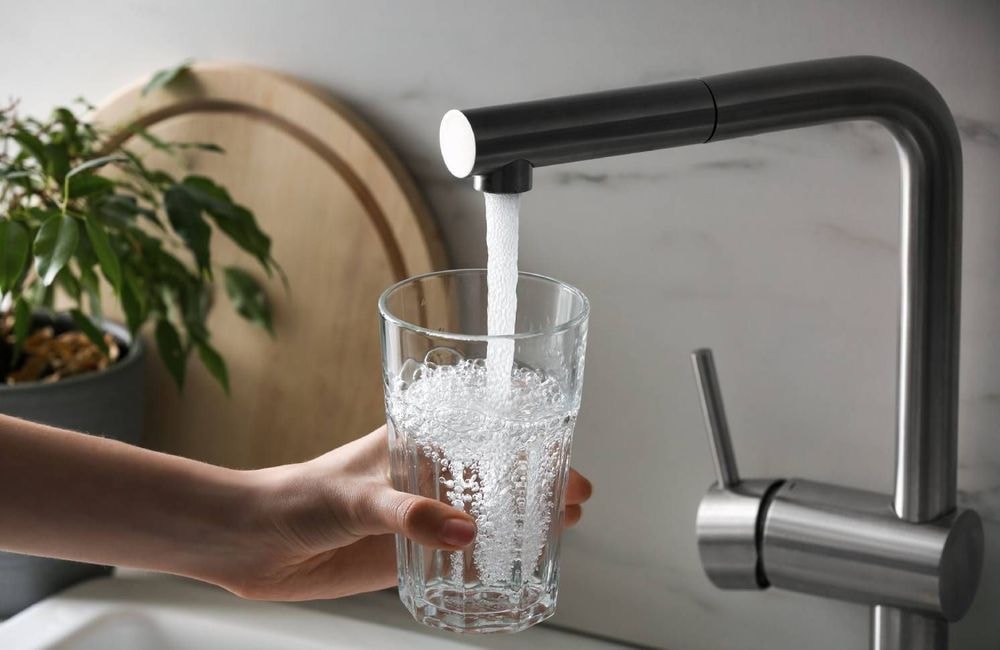 TFA, le polluant éternel omniprésent dans l’eau potable : quels dangers pour notre santé ?