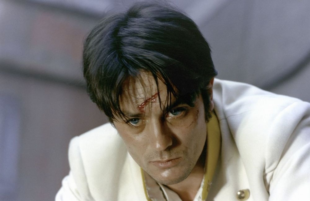 Alain Delon, sa violence envers les femmes révélée : « Il a fracassé la tête de ma mère »