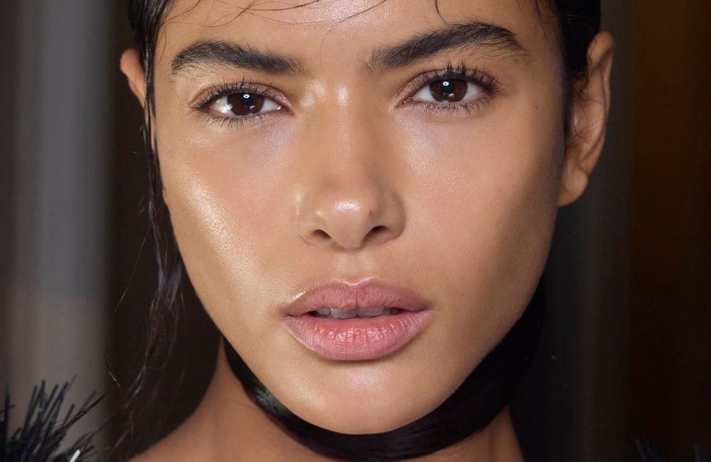 Glass skin : l’astuce toute simple d’une pro pour obtenir une peau éclatante