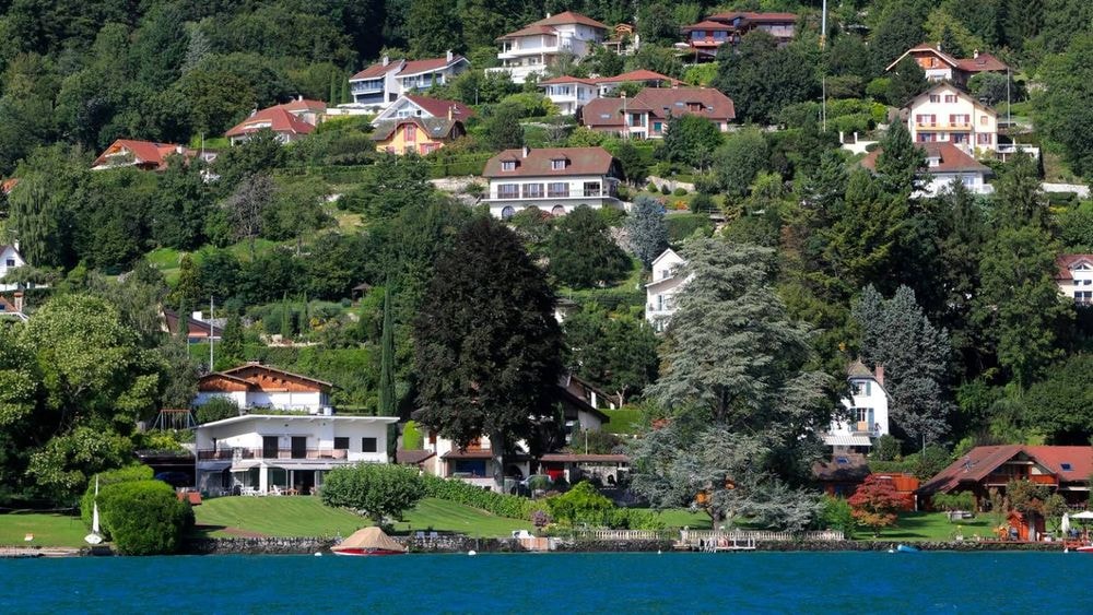 Immobilier à Annecy : hausse des prix d'achat et stabilité relative des loyers en décembre 2025