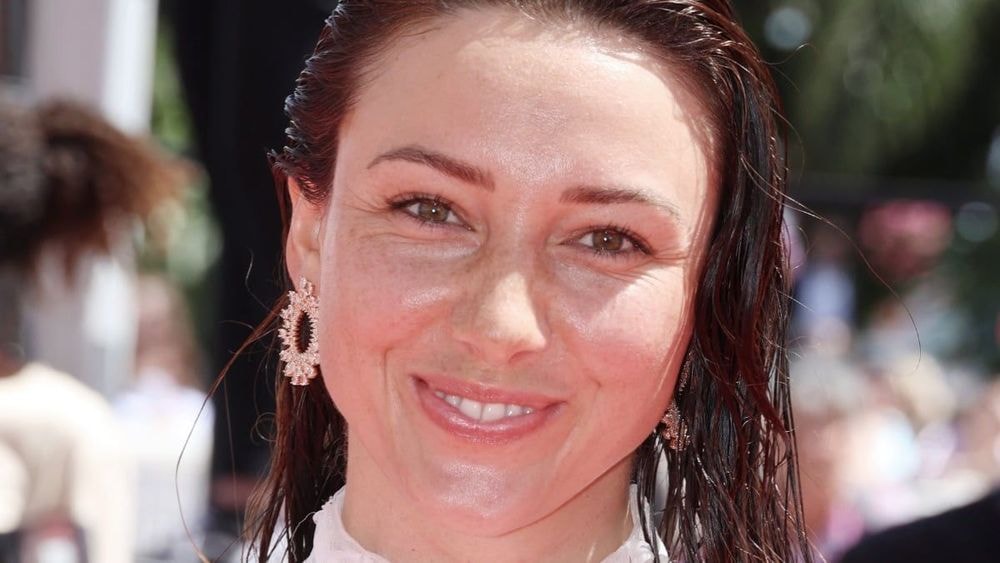 Delphine Wespiser (34 ans) sublime en bikini : "Pourquoi montrer ses fesses ?" ce cliché olé-olé fait couler beaucoup d'encre