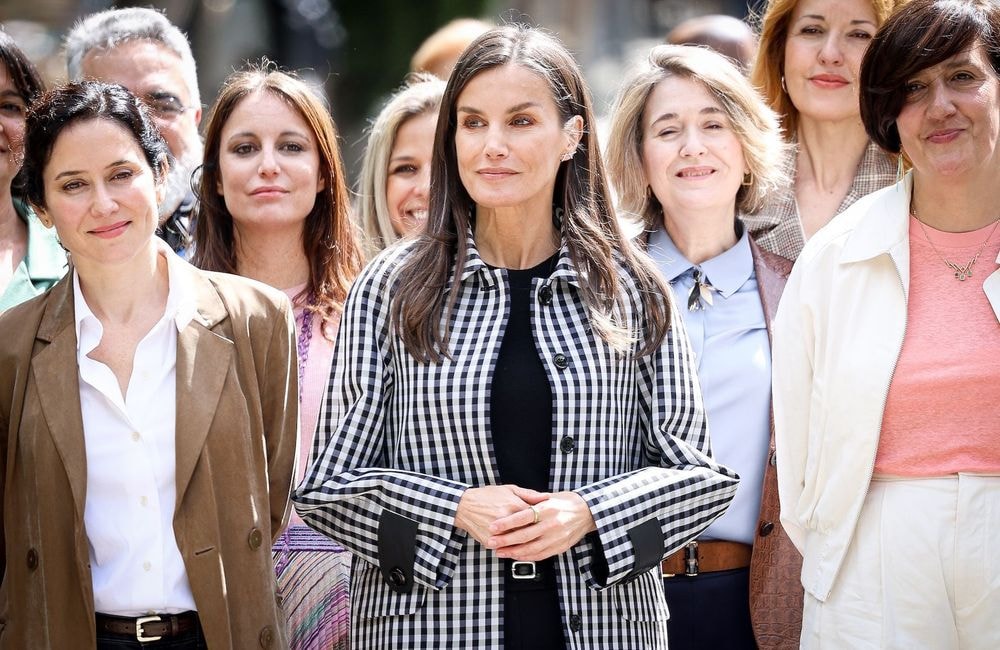 Letizia d’Espagne craque pour les babies Sézane, les chaussures les plus désirées du printemps