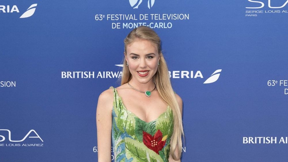 En couple avec Jordan Bardella, Maria Carolina de Bourbon des Deux-Siciles surprend avec ses révélations sur sa famille