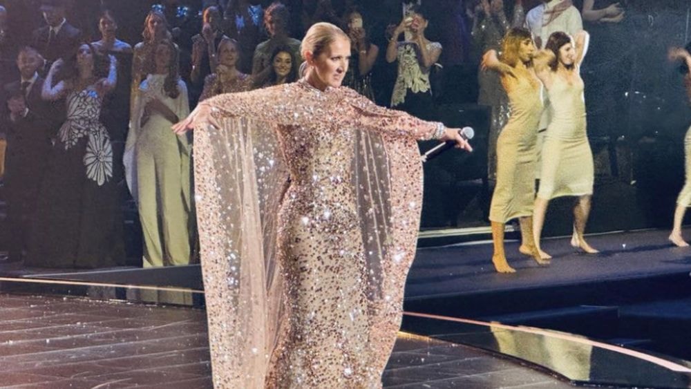 "Elle n'était pas sûre..." : Céline Dion en concert surprise au défilé Elie Saab, on sait si elle a pu chanter en live !