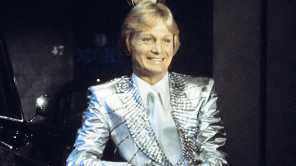 Arthur, le petit-fils de Claude François, fête ses 19 ans : photo du jeune homme qui a les mêmes traits que son grand-père