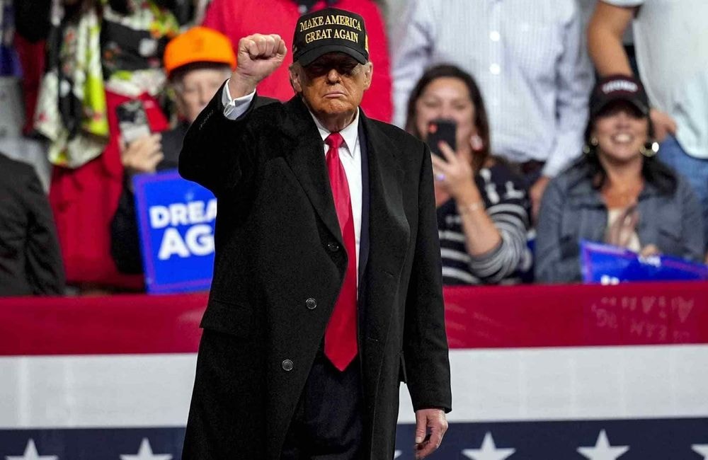Donald Trump annonce son élection à la présidence des États-Unis à l'issue d'un scrutin historique