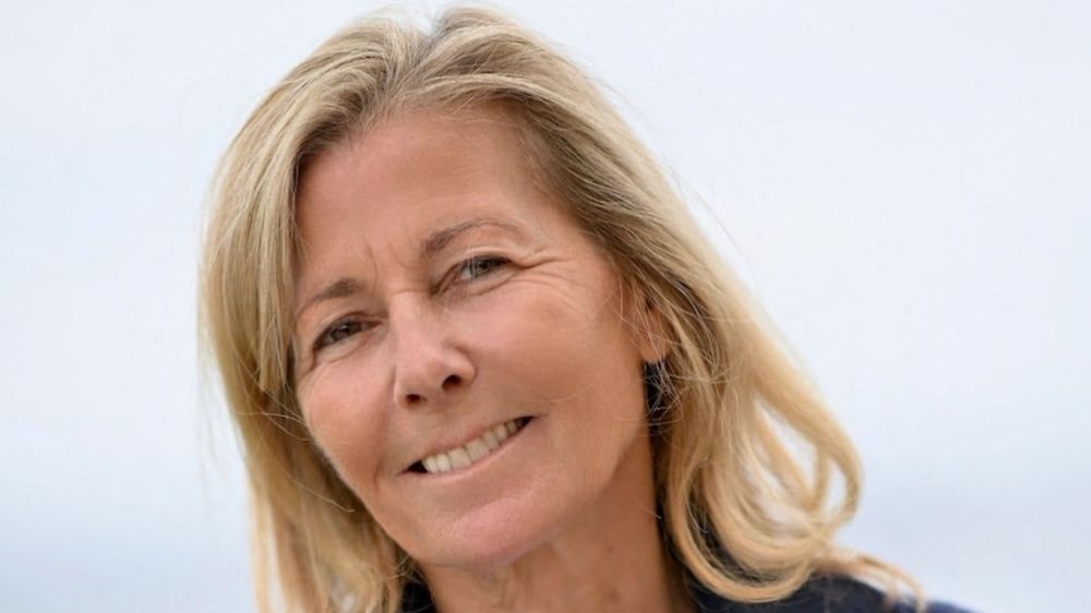 Loin du bling-bling en Corse, Claire Chazal nous dévoile sa maison secondaire et sa méthode choc pour se "détendre"