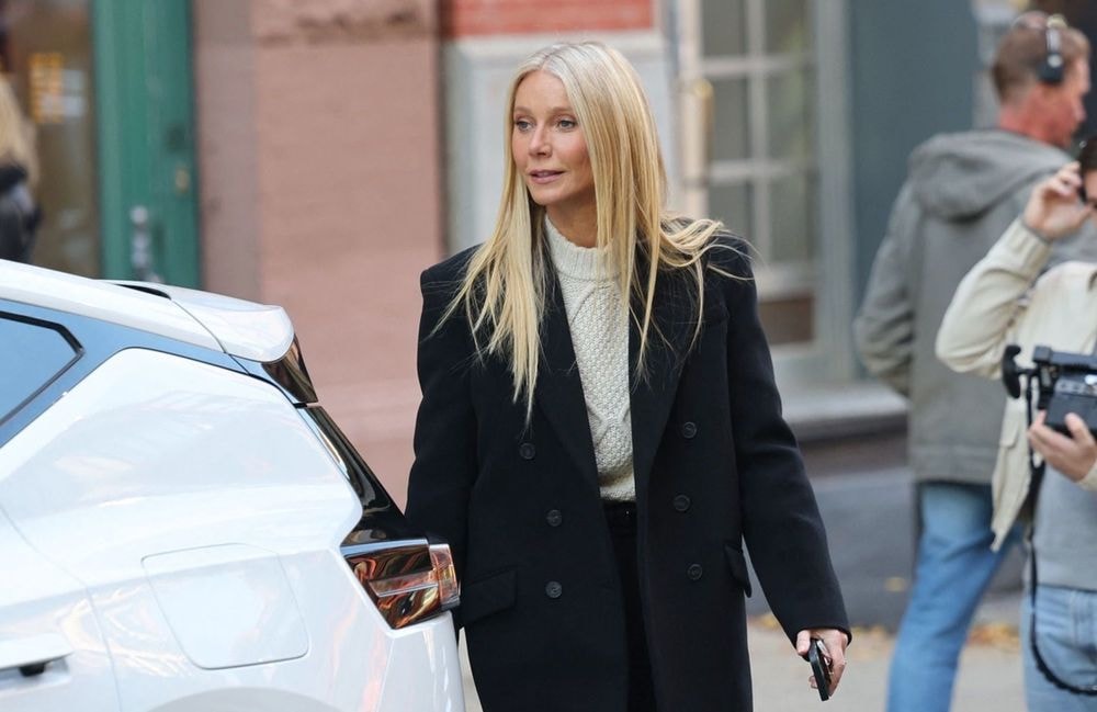 Gwyneth Paltrow dévoile comment adopter la tendance « quiet luxury » cet hiver