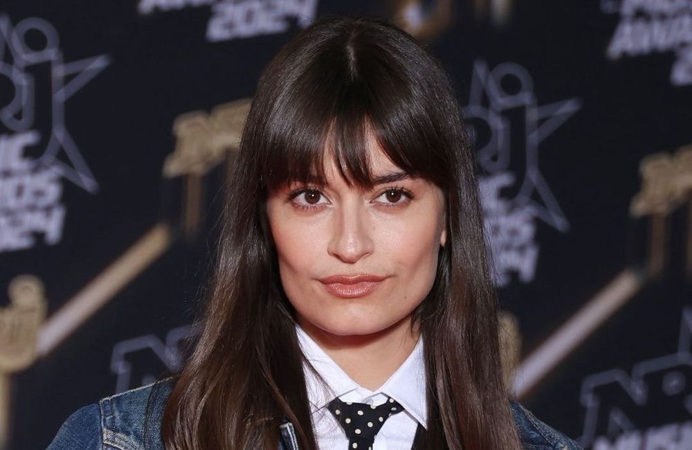 Transformée, Clara Luciani change radicalement de couleur de cheveux pour son nouveau projet