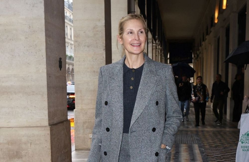 Kelly Rutherford porte les bottes incontournables de l’automne