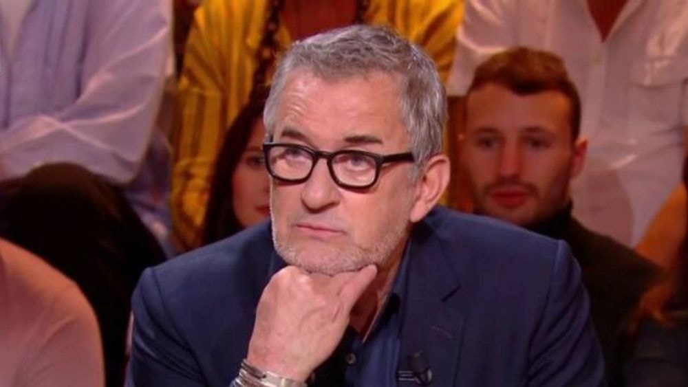 Christophe Dechavanne, 66 ans, banni d'une appli de rencontres : "On m'a dit que...
