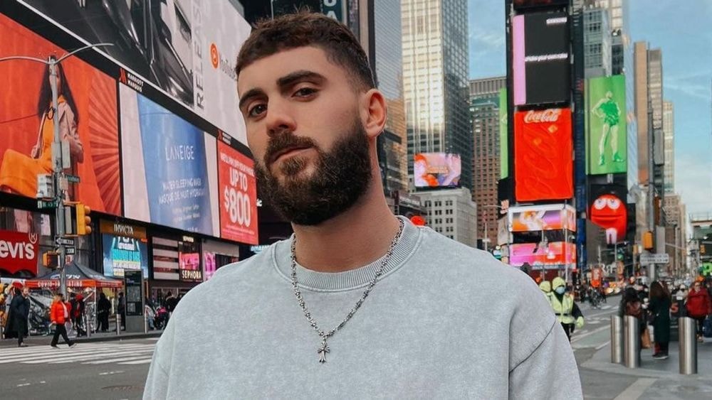 Illan Castronovo : banni de TikTok, il manifeste devant leurs bureaux à Paris "Je suis prêt à mourir...