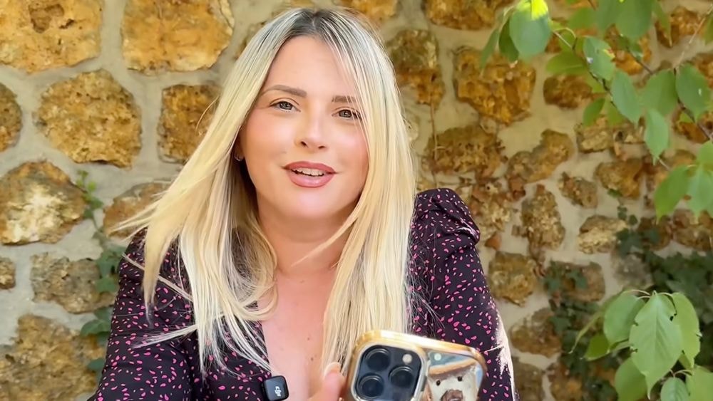 "J'avais l'impression que j'allais décéder" : accouchement, vie de jeune maman… Kelly Vedovelli dit tout !