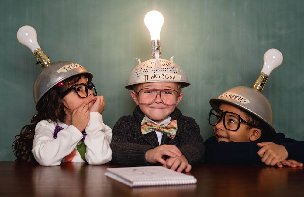 L’édito de ELLE : l’intelligence, une valeur surcotée ?