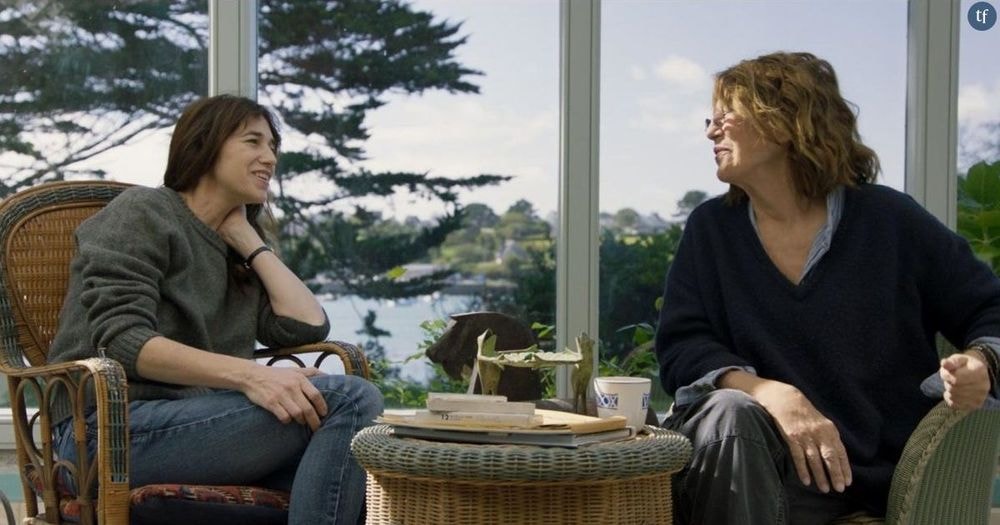 "Ca fait bizarre d'être orpheline", témoigne Charlotte Gainsbourg