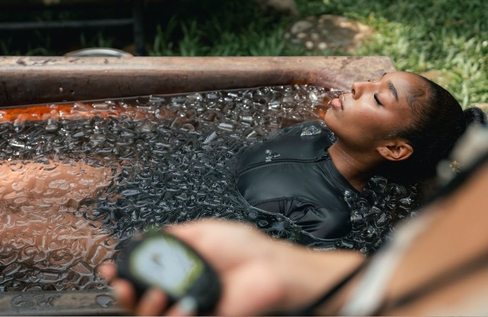 Bain glacé : cette tendance bien-être est-elle vraiment adaptée aux femmes ?