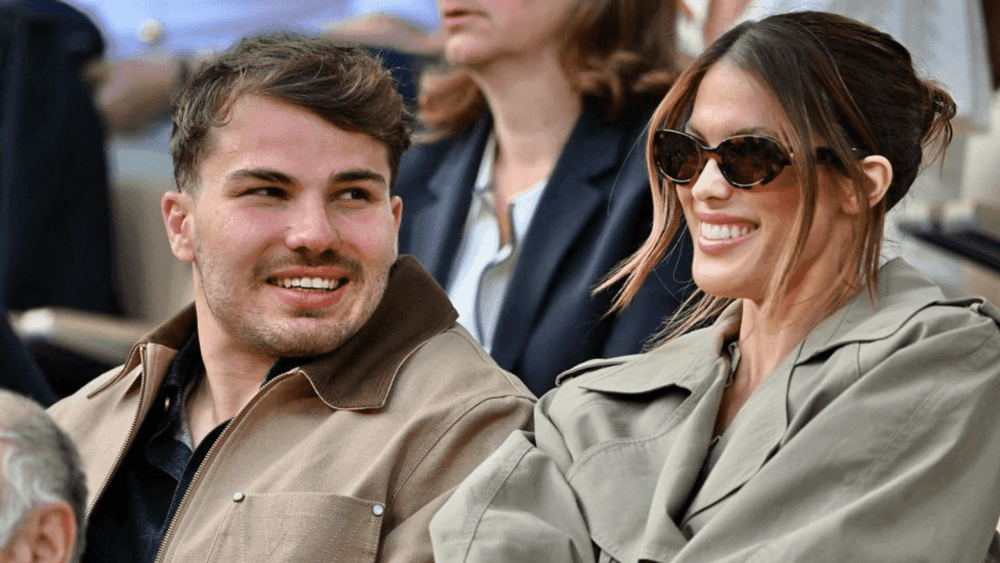 Iris Mittenaere et Antoine Dupont en amoureux au Maroc : ils célèbrent un événement spécial sous le soleil