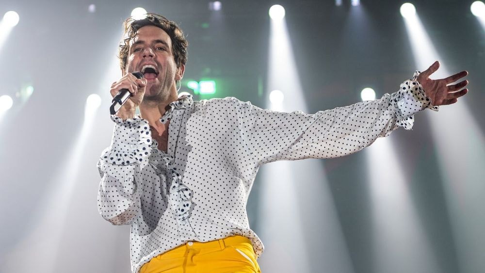 Mika choqué face à un jeune journaliste : "T'as 22 ans mais tu me poses la question…"
