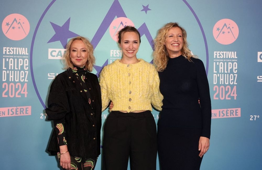 Alexandra Lamy entourée de sa sœur Audrey et de sa fille Chloé Jouannet : trio complice à la montagne