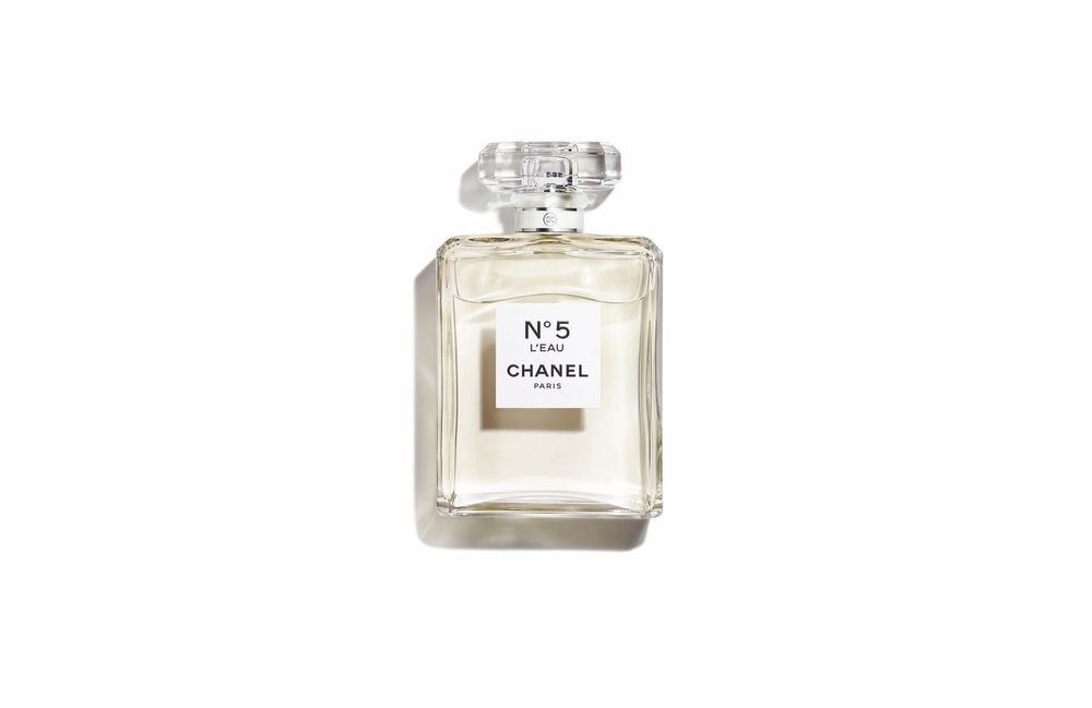 Chanel N°5 L'Eau : voici à quoi ressemble le nouveau flacon de ce parfum culte