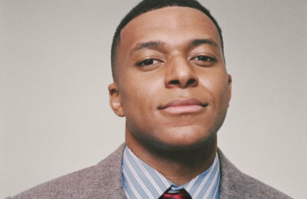 Kylian Mbappé incarne les premiers looks Dior par Jonathan Anderson : la vidéo fait sensation sur les réseaux