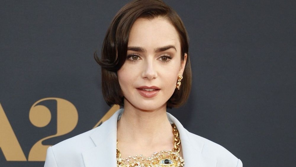 Lily Collins, la star d'Emily in Paris, vient de devenir maman grâce à une mère porteuse