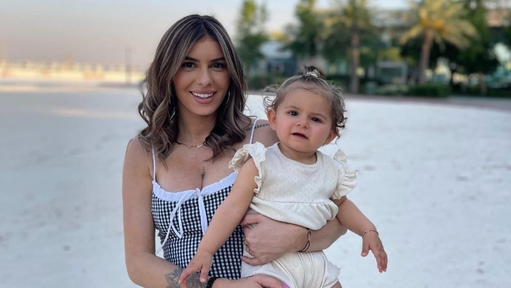 Sarah Lopez : critiquée après une vidéo avec sa fille, elle voit rouge et s'emporte !