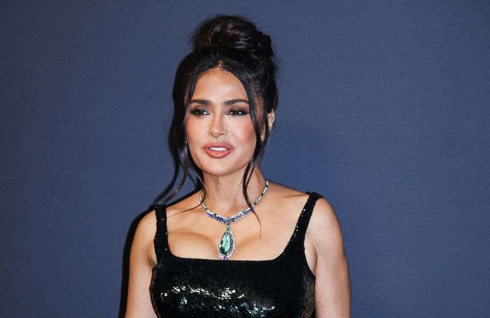 Salma Hayek rend un doux hommage à Matthew Perry pour son anniversaire