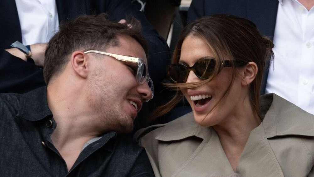 Iris Mittenaere (31 ans) dévoile ses “petits rituels d’amour” avec Antoine Dupont