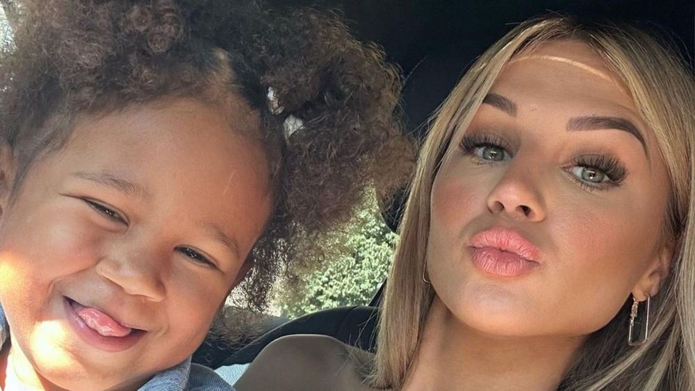 Camille Froment : critiquée après avoir fait des lives avec sa fille, elle réagit et prend une décision radicale !