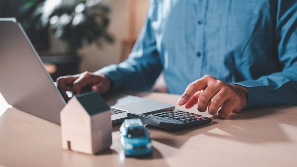 Mauvaise surprise pour votre assurance auto et habitation, il faudra bientôt payer (un peu) plus cher