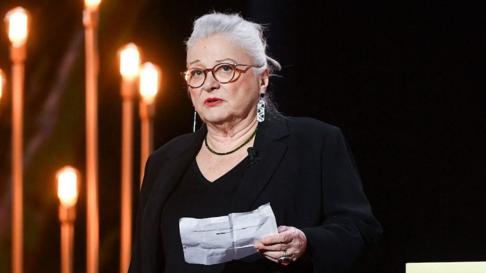 Josiane Balasko sans langue de bois sur les expulsions en France : "Pour les sans-papiers, c'est…"
