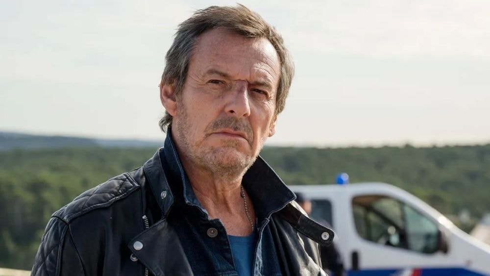 « Le plus délicat, c’est psychologiquement » : Jean-Luc Reichmann présent au théâtre malgré le cambriolage à son domicile, il explique pourquoi