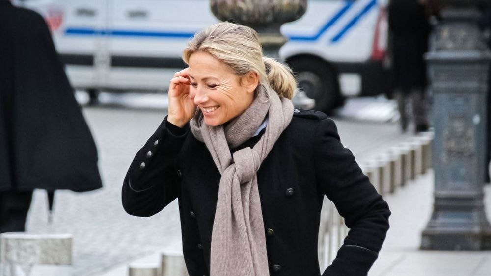 Anne-Sophie Lapix : poussée vers la sortie ? Sa place sur France 2 remise en question…